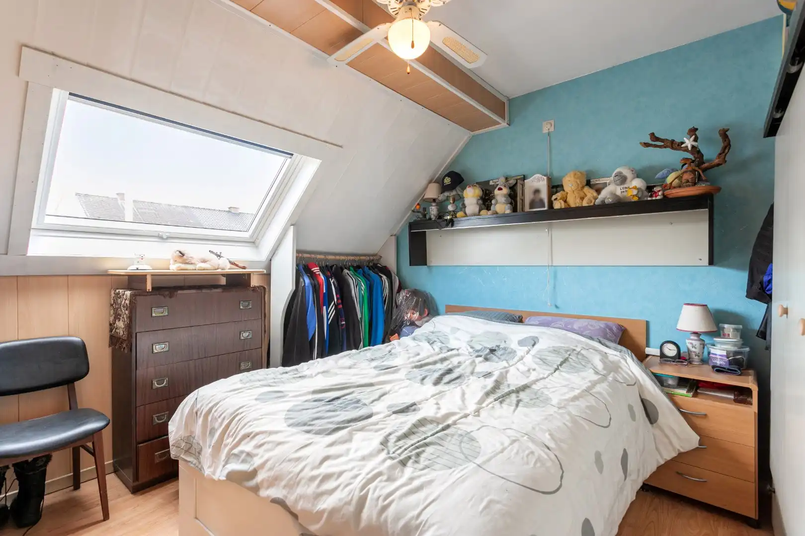 Solide woning te koop met 3 slpks, garage, veranda en tuin foto 12