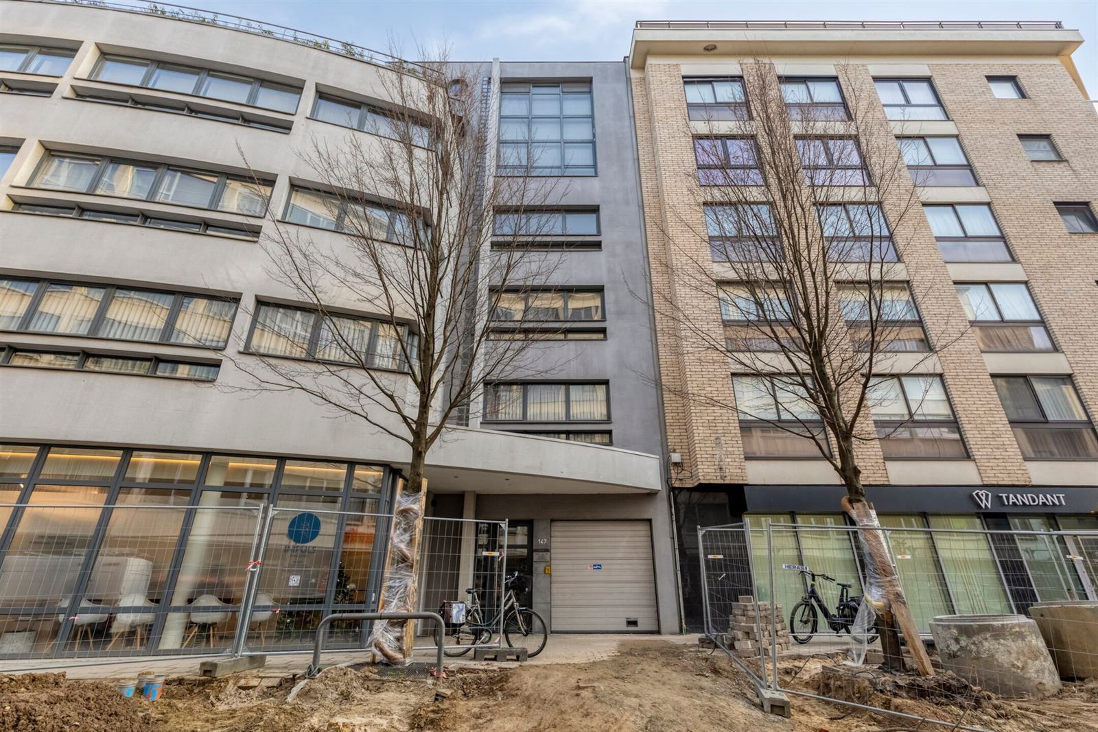 Perfect gelegen op te frissen 1 slpk appt! foto 2