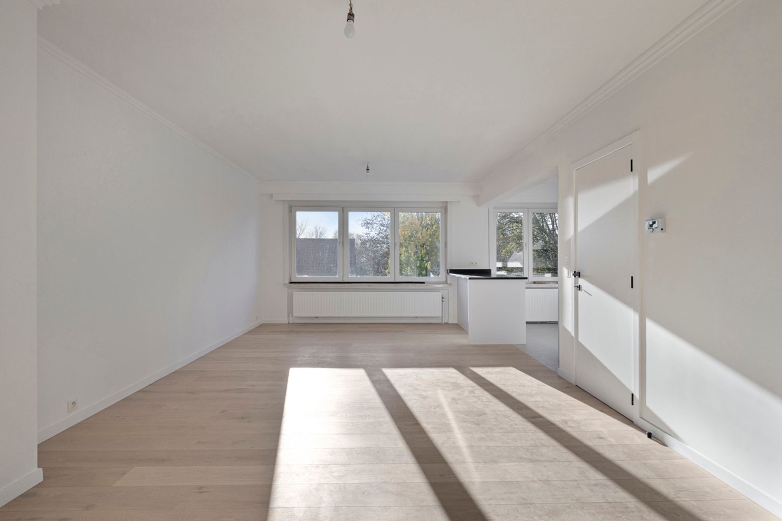 Volledig gerenoveerd en instapklaar 2 slaapkamer appartement foto 4