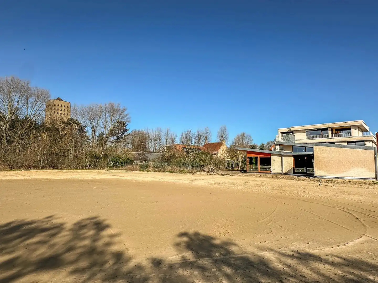 Uniek tuinpaviljoen grenzend aan de beschermde duinen. foto 6