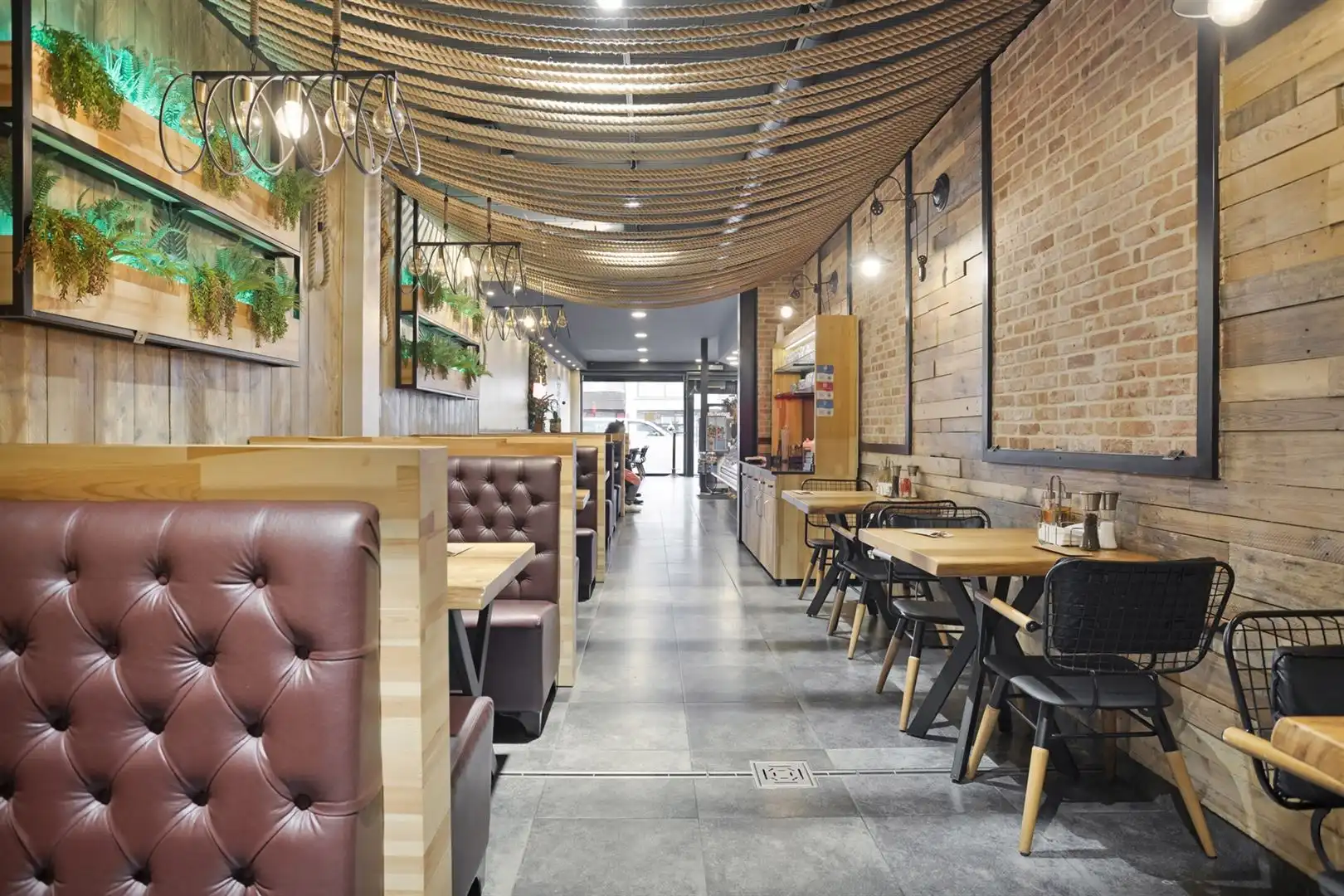 TE KOOP: Opbrengsteigendom in het centrum van Heusden-Zolder! foto 3