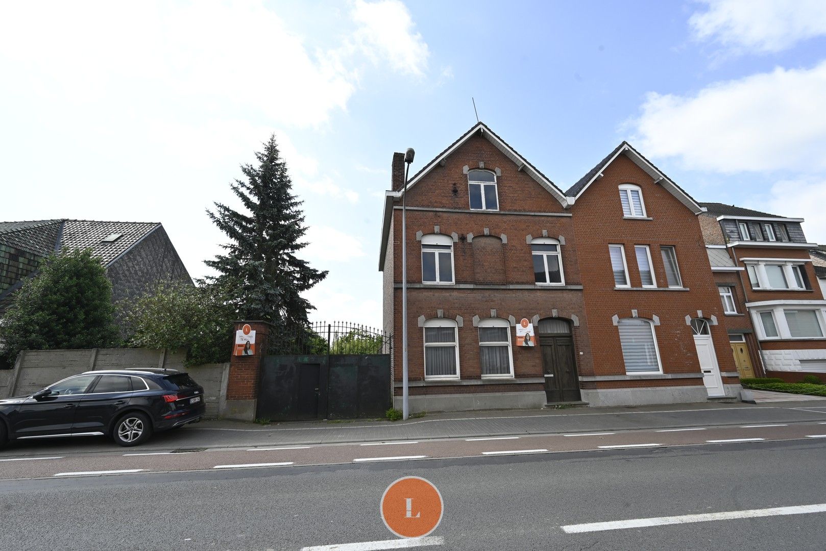 Te renoveren karaktervol pand met mogelijkheid tot bijgebouwen foto {{pictureIndex}}