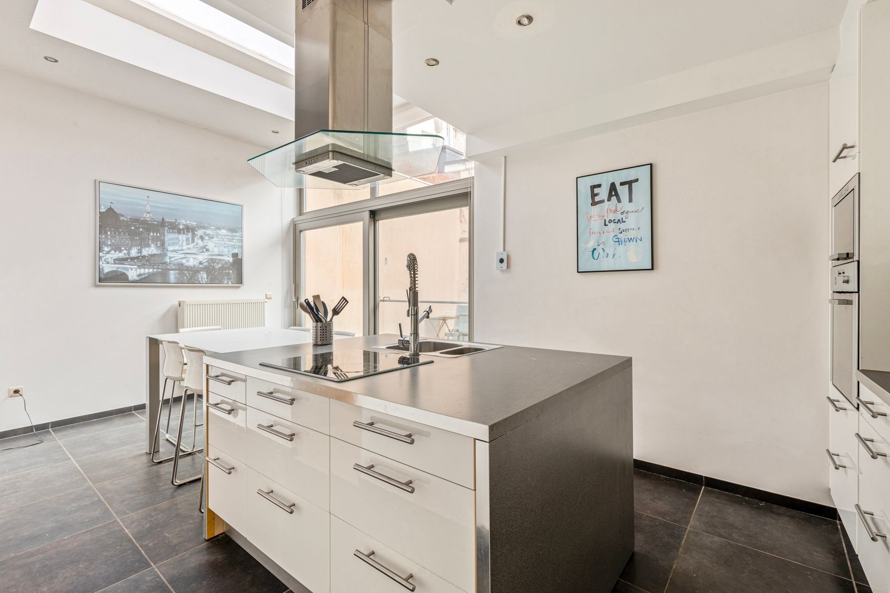 Bemeubelde woning nabij Vismarkt foto 5