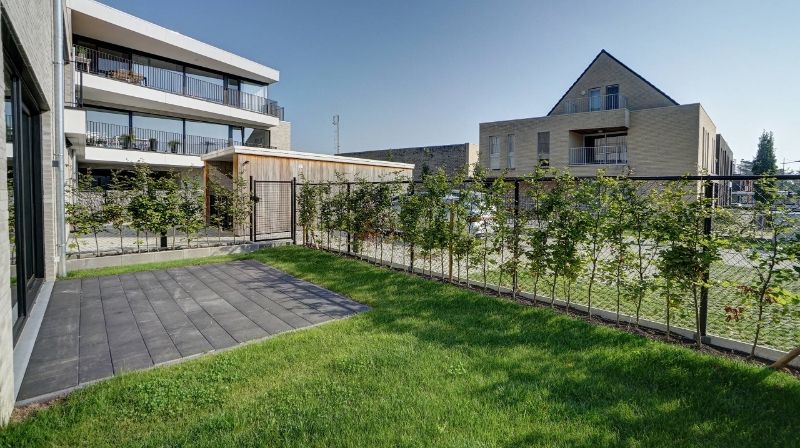 Instapklare duplex-woonst met aparte inkomhal en met privé tuintje met 2 terrassen foto 17