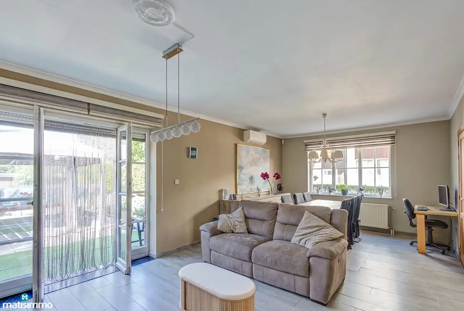 KARAKTERVOLLE EENGEZINSWONING MET 5 SLAAPKAMERS, GARAGE, CARPORT EN TUIN NABIJ HET CENTRUM VAN BILZEN foto 6