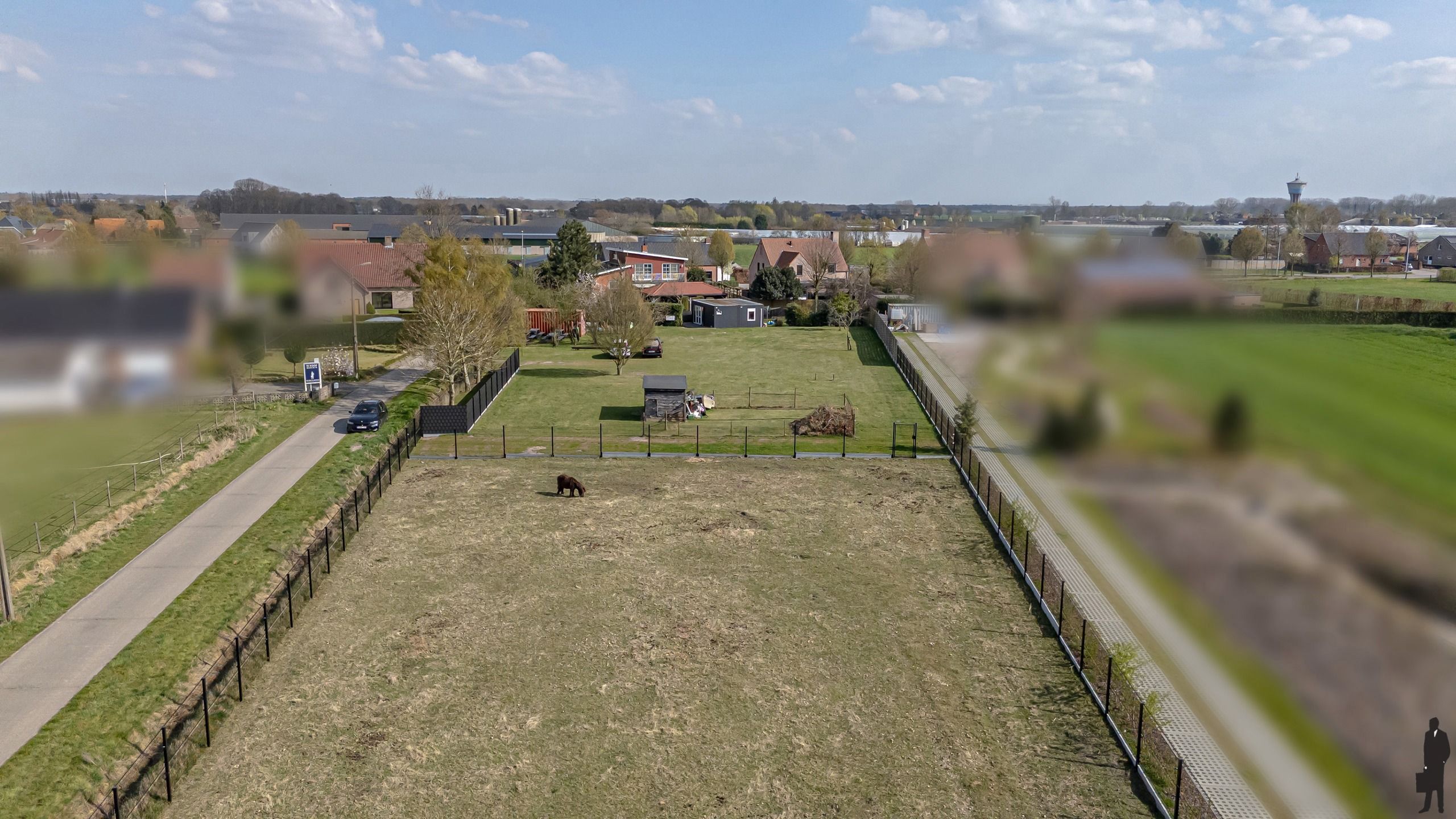 Ruime gezinswoning op een perceel van ca 5000m². foto 36