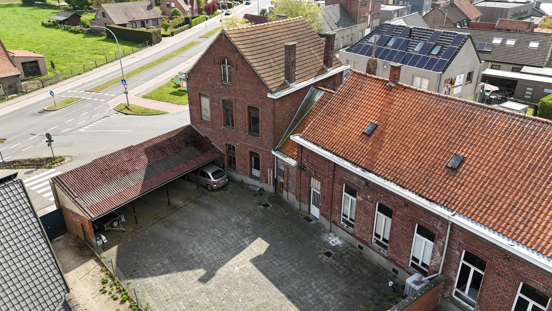 Grote eigendom met atelier. foto 9