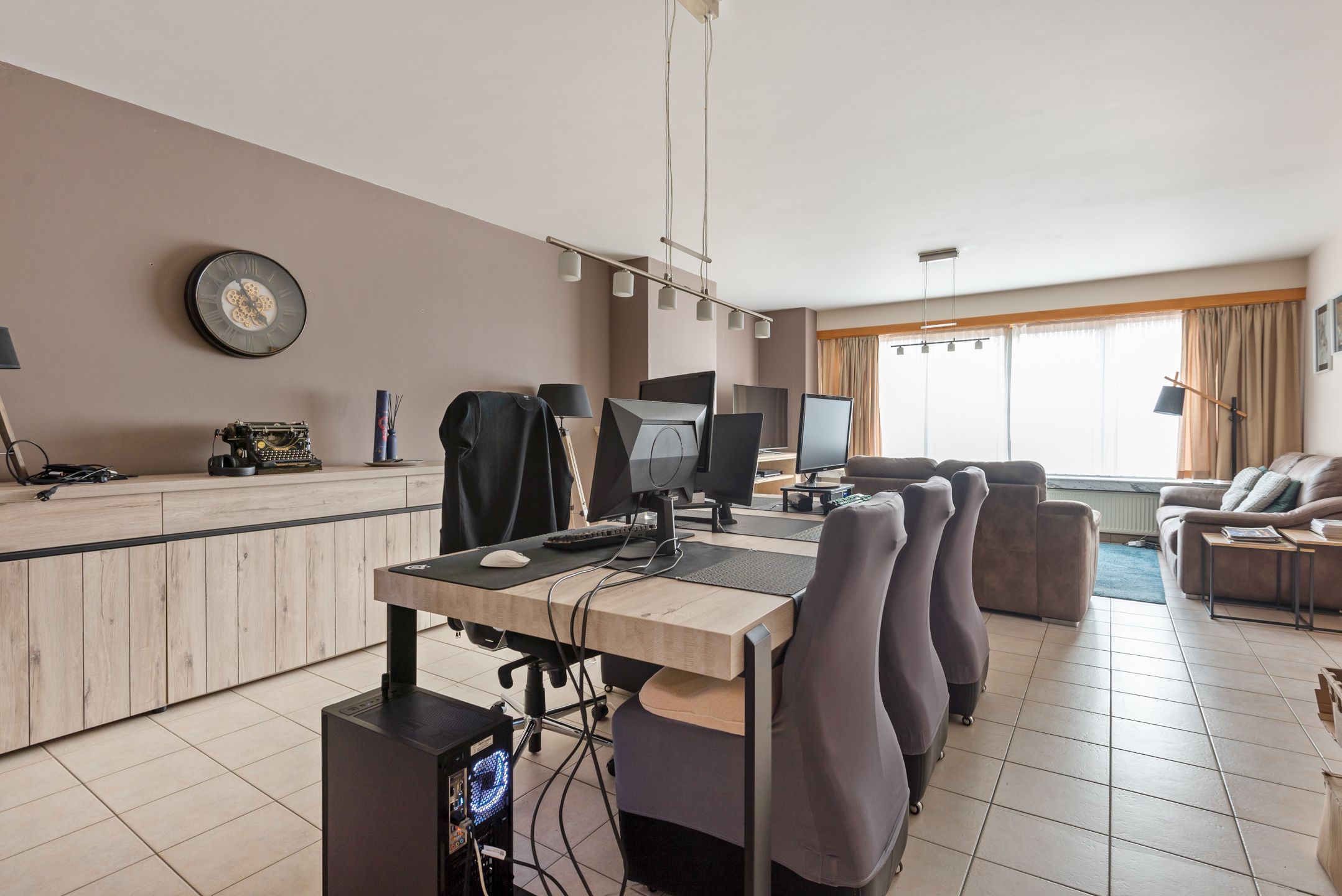 Ruim appartement met 2 slaapkamers, terras én garage in hartje Wommelgem! foto 7