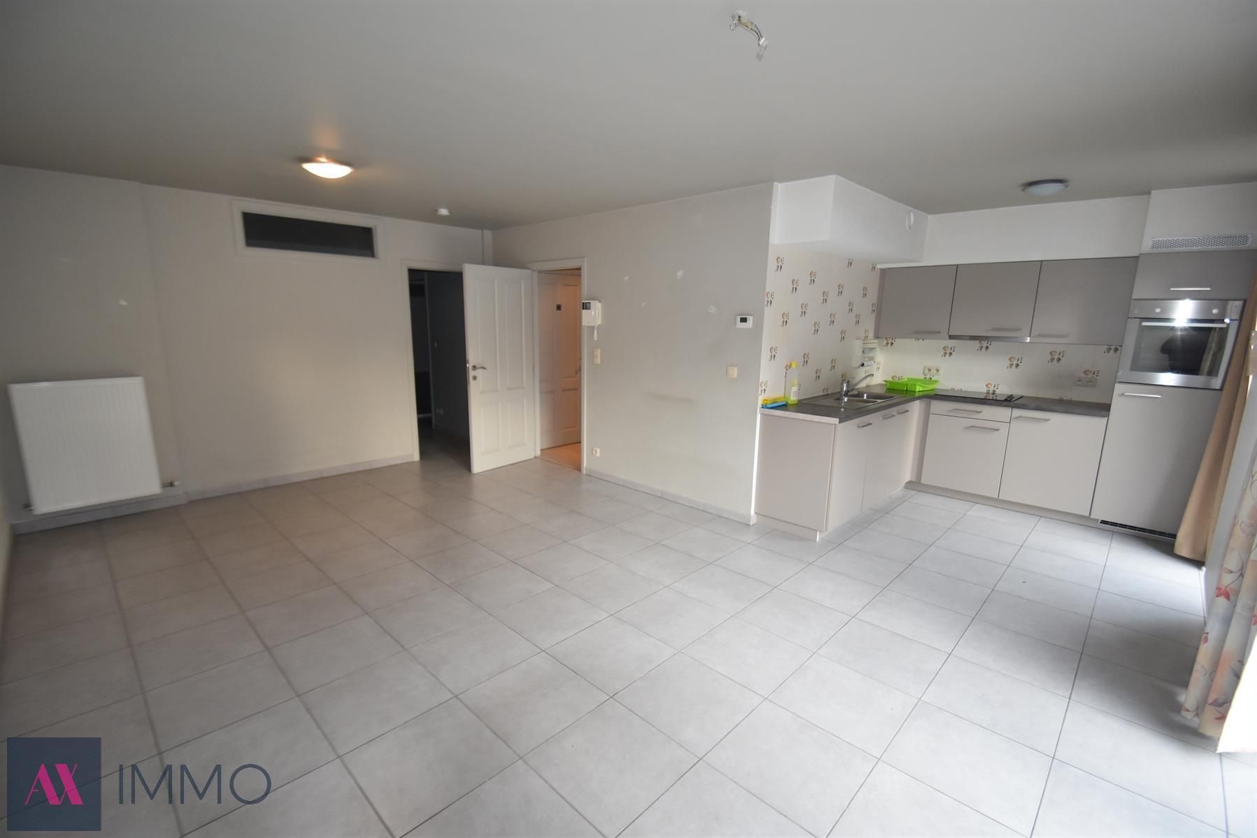 Instapklaar 1 slpk-appartement nabij winkels en openbaar vervoer! foto 4