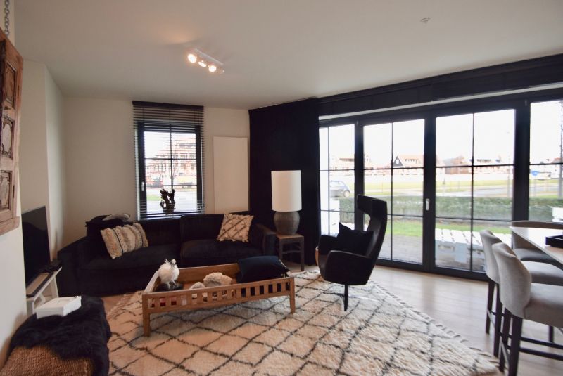 Lumineus en luxueus hoekappartement in een villaresidentie in Duinenwater. foto 4