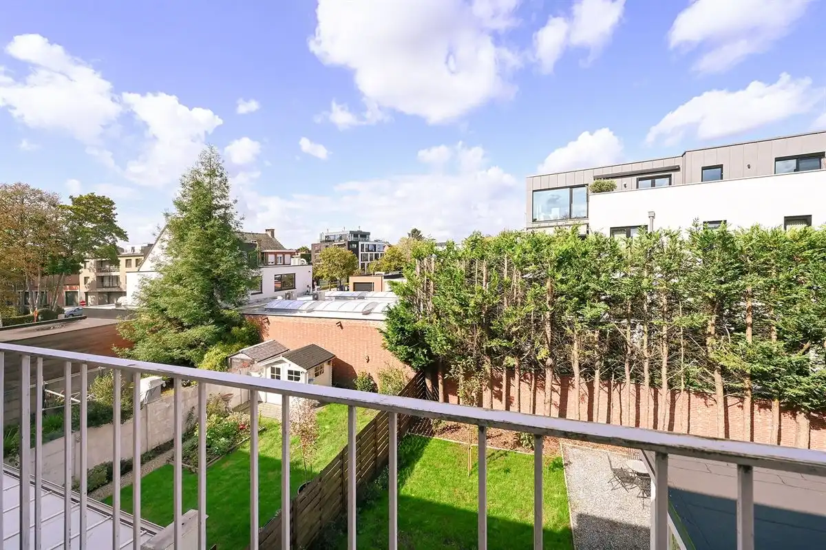 Lichtrijk te renoveren hoekappartement in hartje Brasschaat foto 25