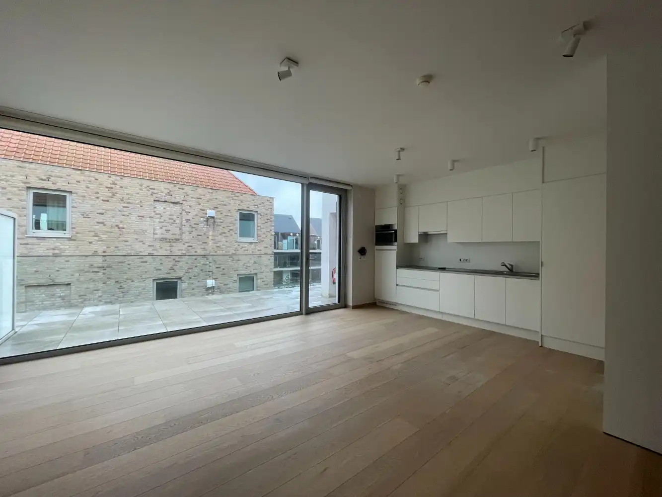 Gezellige assistentieflat met 1 slaapkamer en zicht op de tuin foto 3