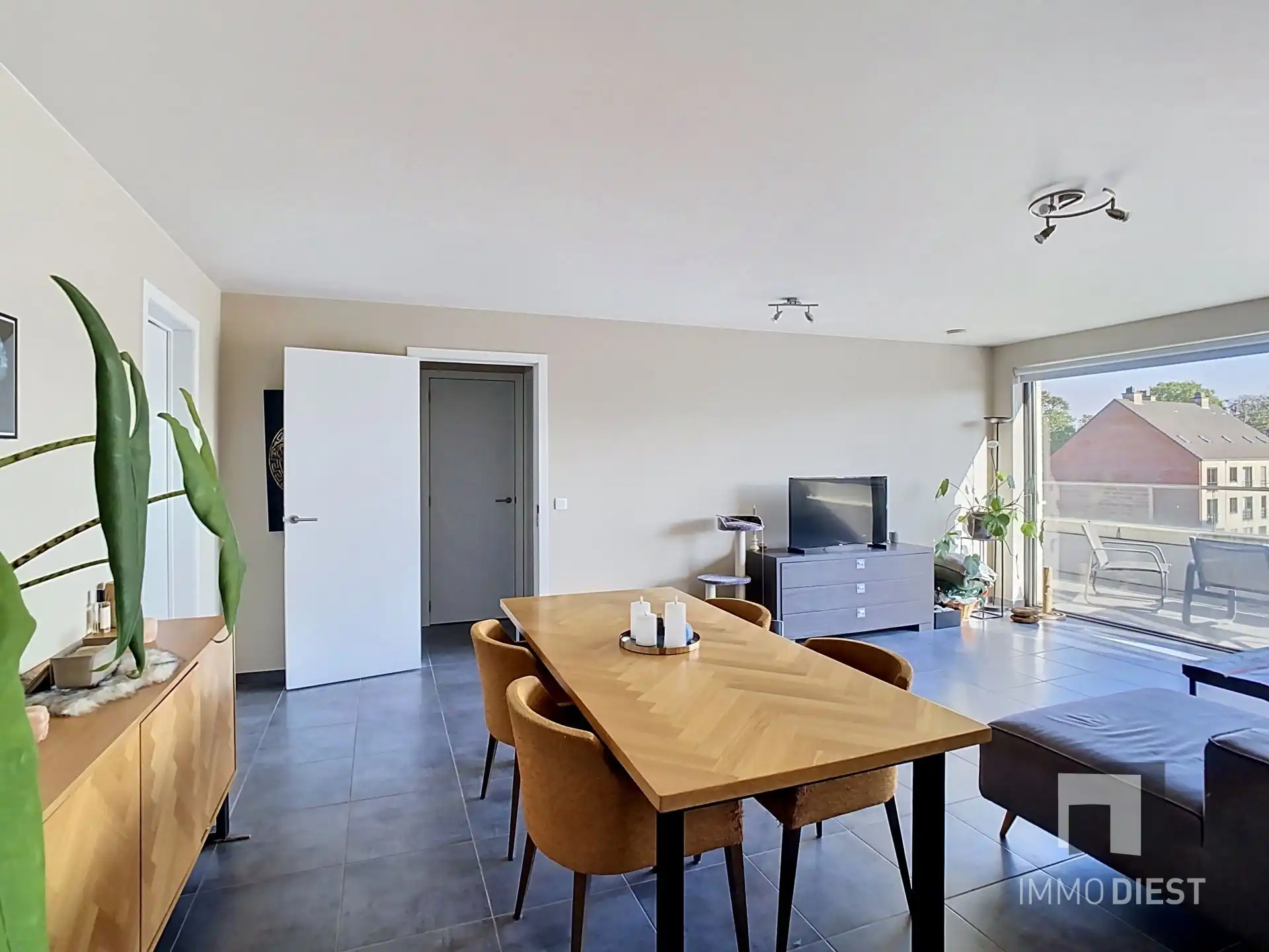 Een appartement waar comfort en ligging samenkomen. foto 4