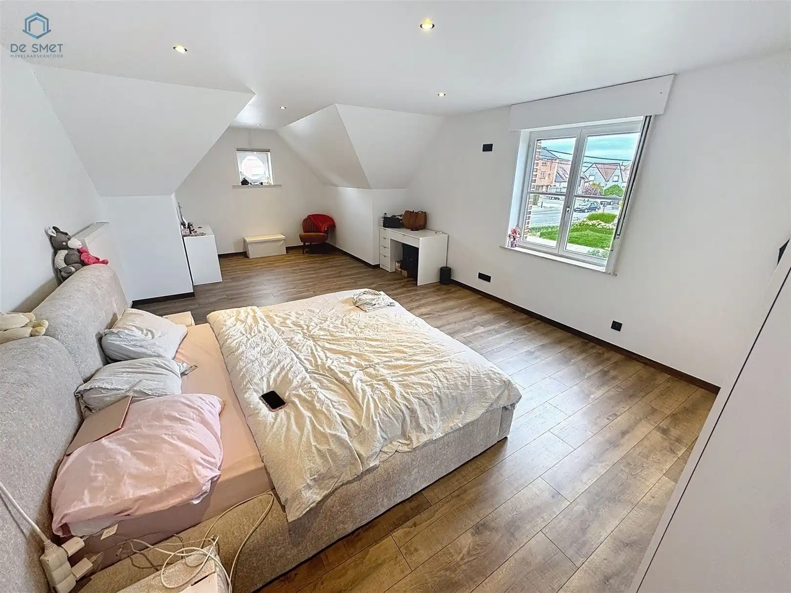 Prachtig gerenoveerde villa met 4 slaapkamers, garage en zwembad foto 12