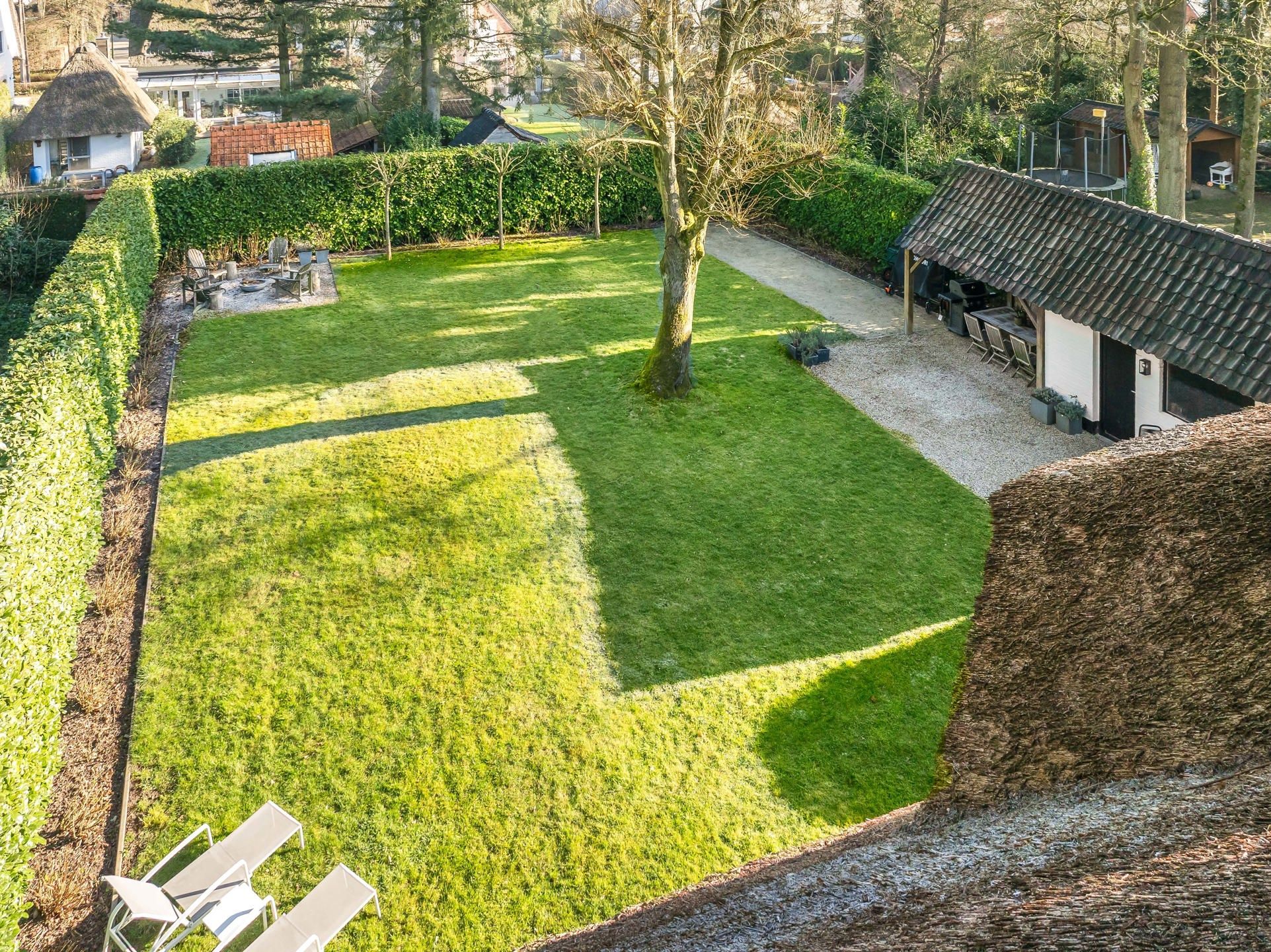 Recent gerenoveerde rietgedekte villa vooraan Schilde dorp! foto 42
