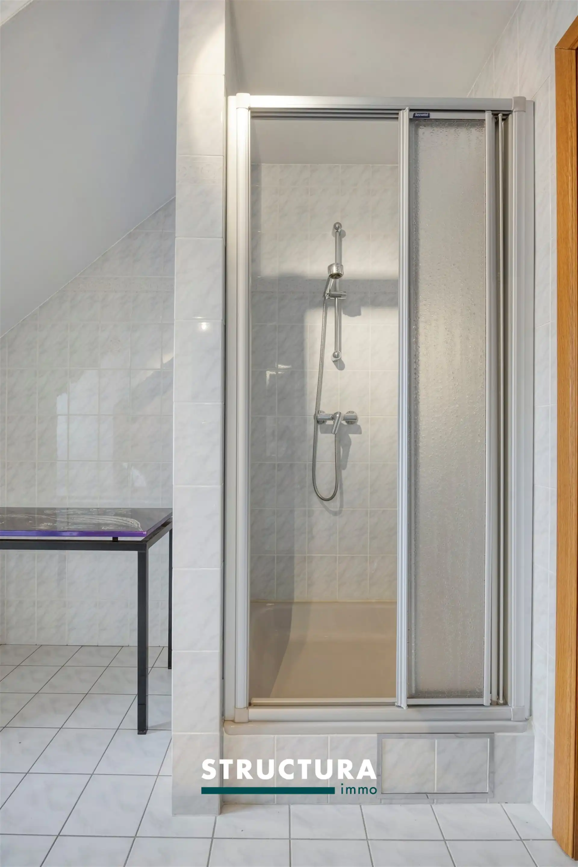 Karaktervolle en ruime villa met 4 slaapkamers en twee badkamers met sterke bouwkwaliteit op een uitstekende locatie foto 22