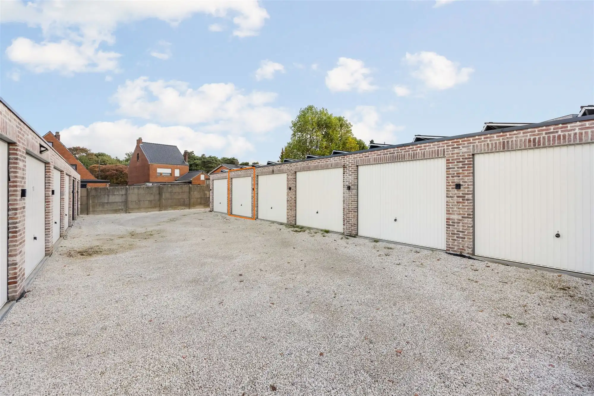 RECENT GELIJKVLOERS APPARTEMENT MET BIJHOREND TERRAS EN RUIME PRIVATE TUIN GELEGEN TE MEERHOUT foto 30