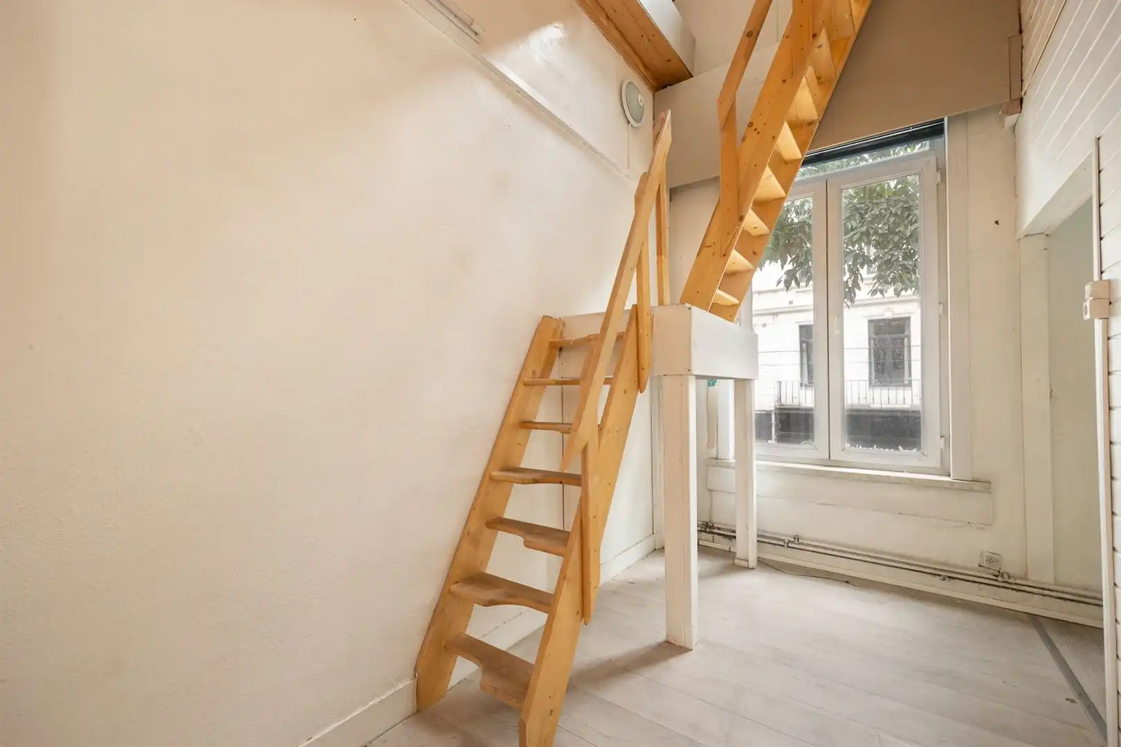 Te renoveren opbrengsteigendom op premium locatie foto 12