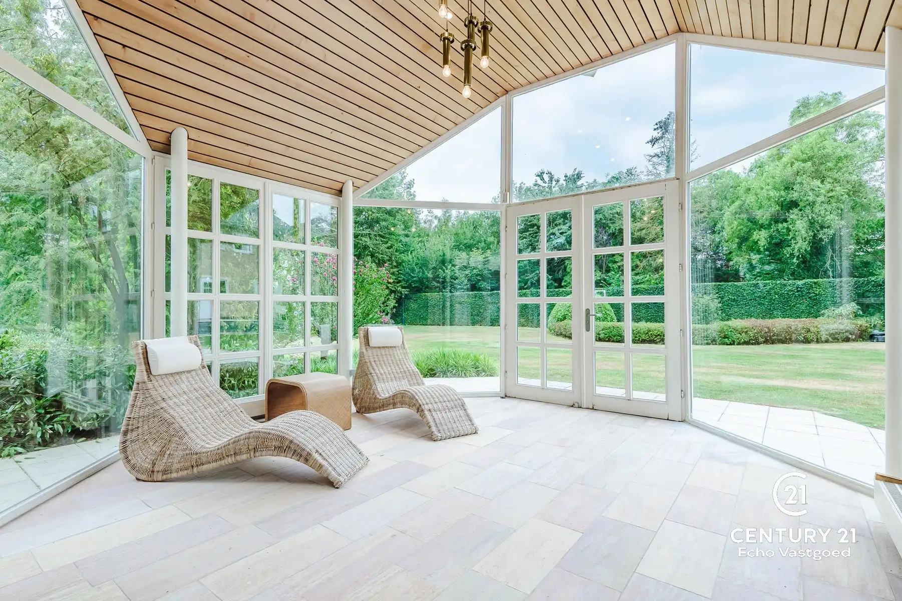 Ruime villa met kantoor, binnenzwembad, mooie tuin op 3172m² foto 13
