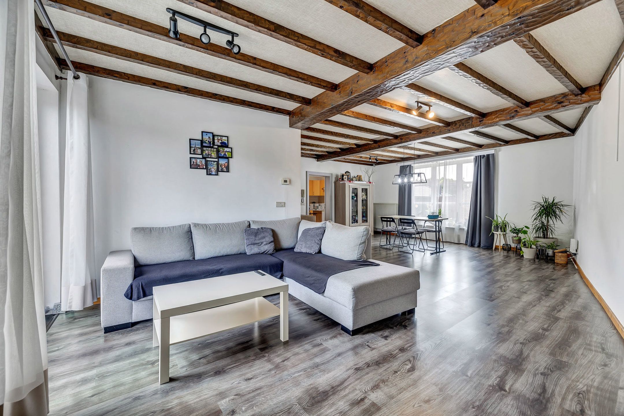 Duplex appartement met 3 slaapkamers en 2 staanplaatsen te Onze-Lieve-Vrouw-Lombeek foto 7