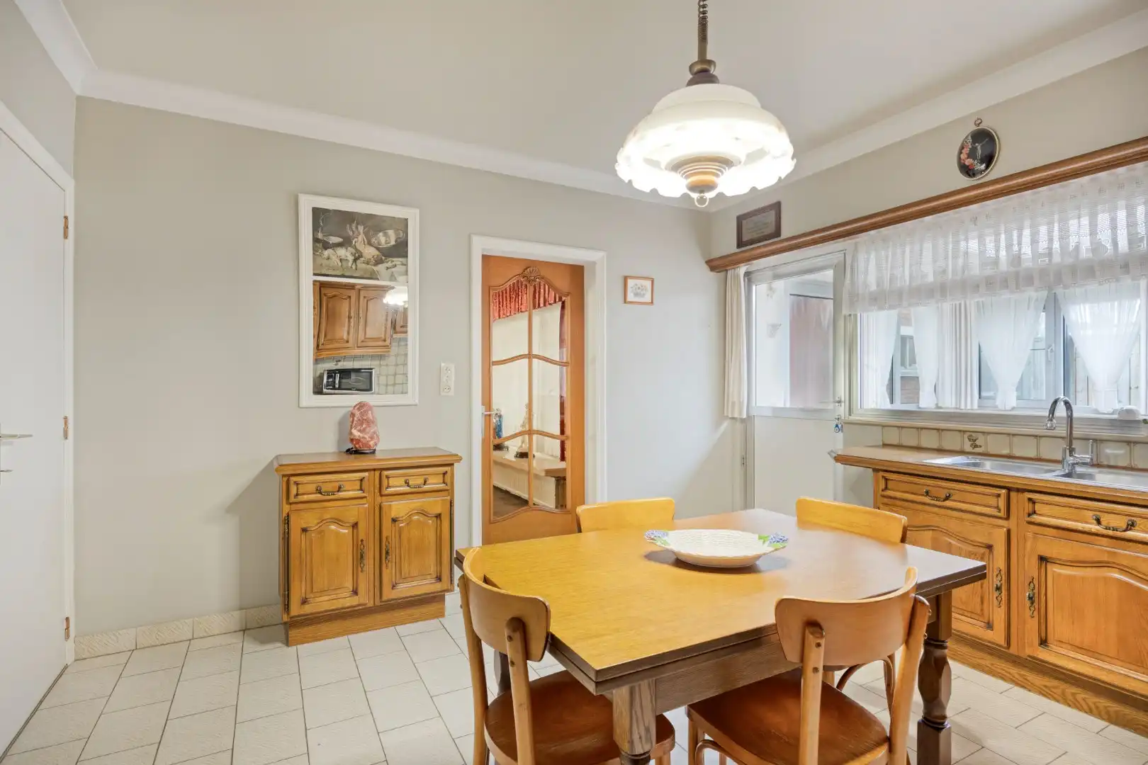 Ruim ingedeelde gelijkvloers woning op een mooi breed perceel van 812 m². foto 12