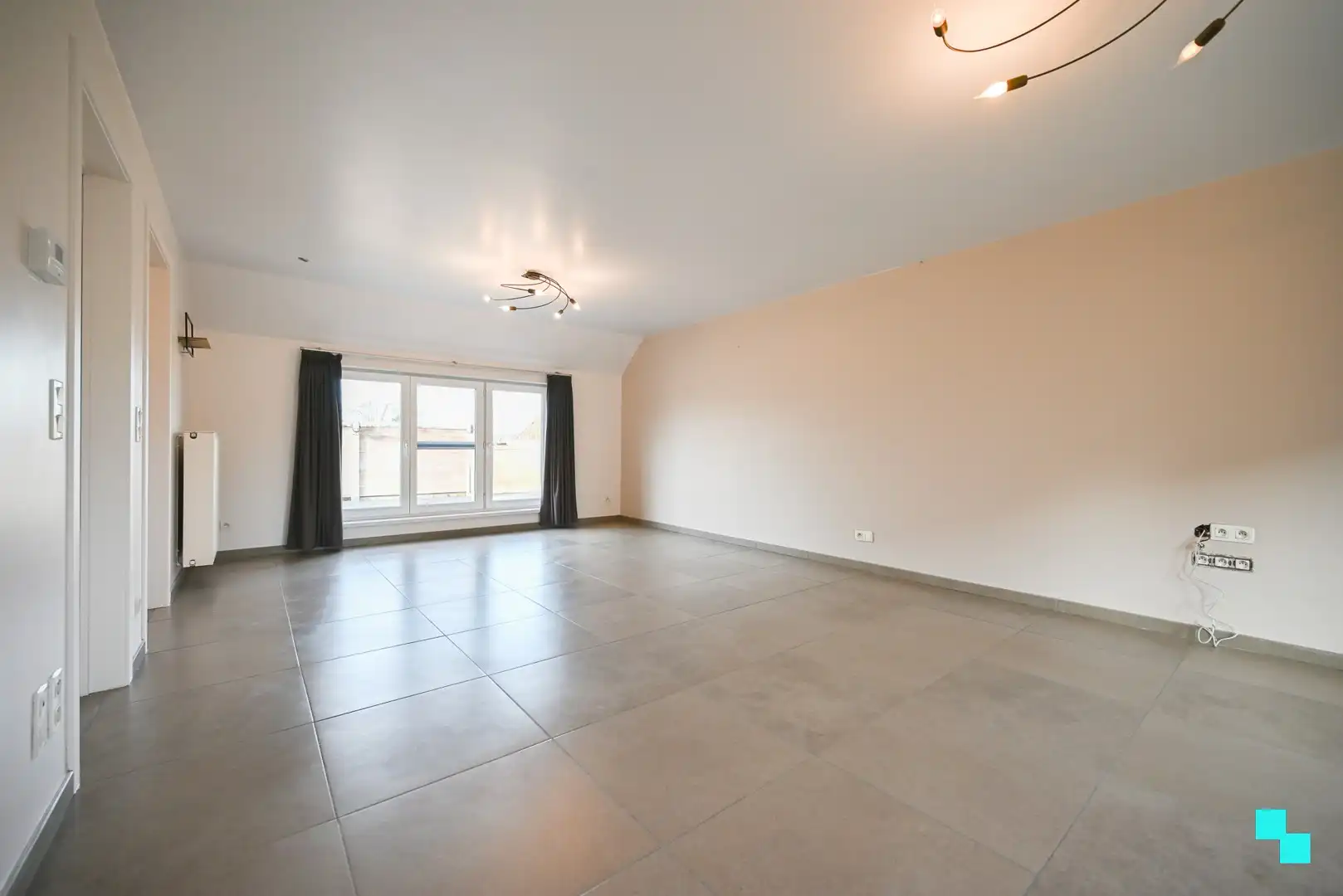 Duplexappartement te Sint-Eloois-Winkel met 2 slaapkamers foto 4