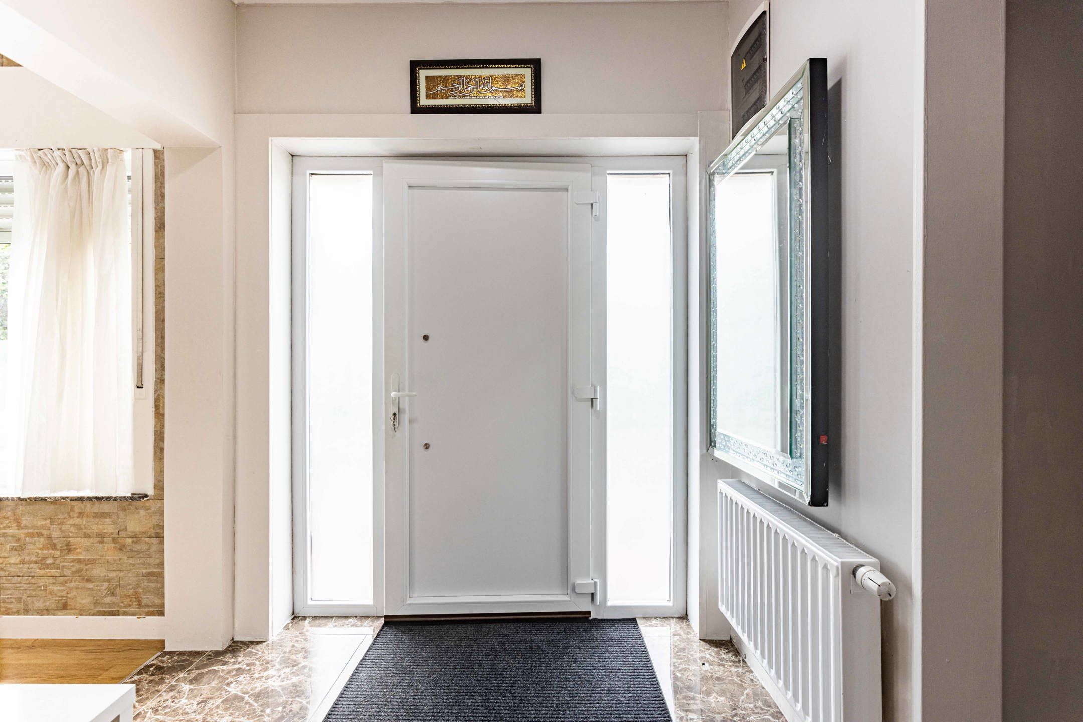 Instapklare halfopen bebouwing met tuin, oprit & garage! foto 4