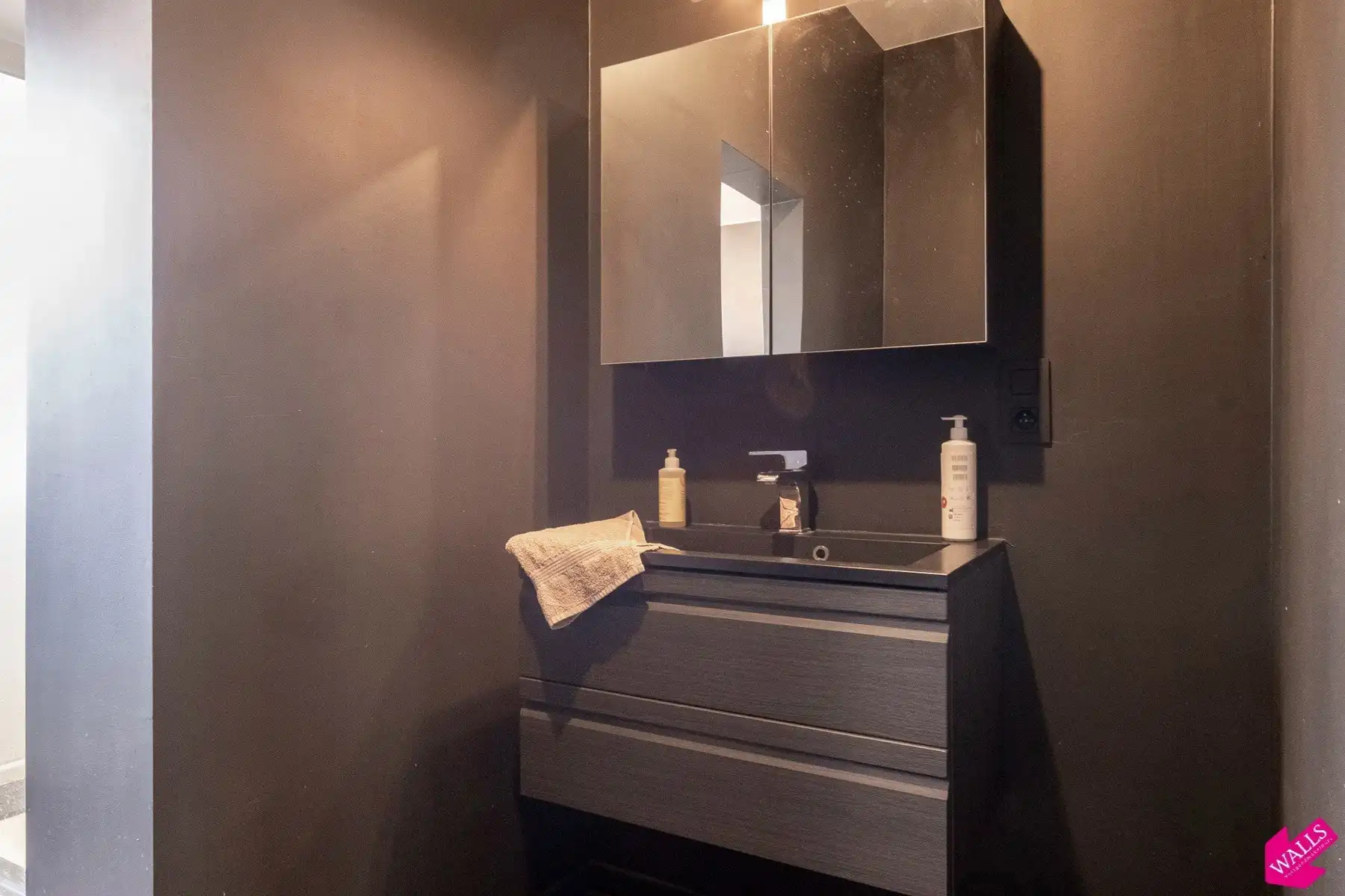 Licht en ruim 1 slaapkamer appartement te Berchem foto 8