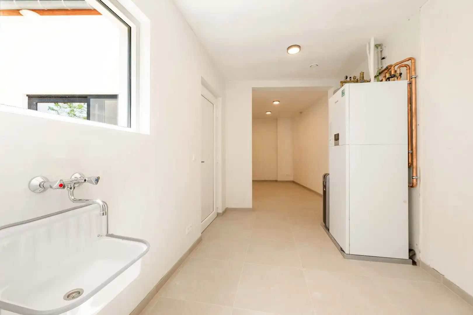 PRACHTIG TOTAAL GERENOVEERDE GEZINSWONING MET 3 SLAAPKAMERS foto 9