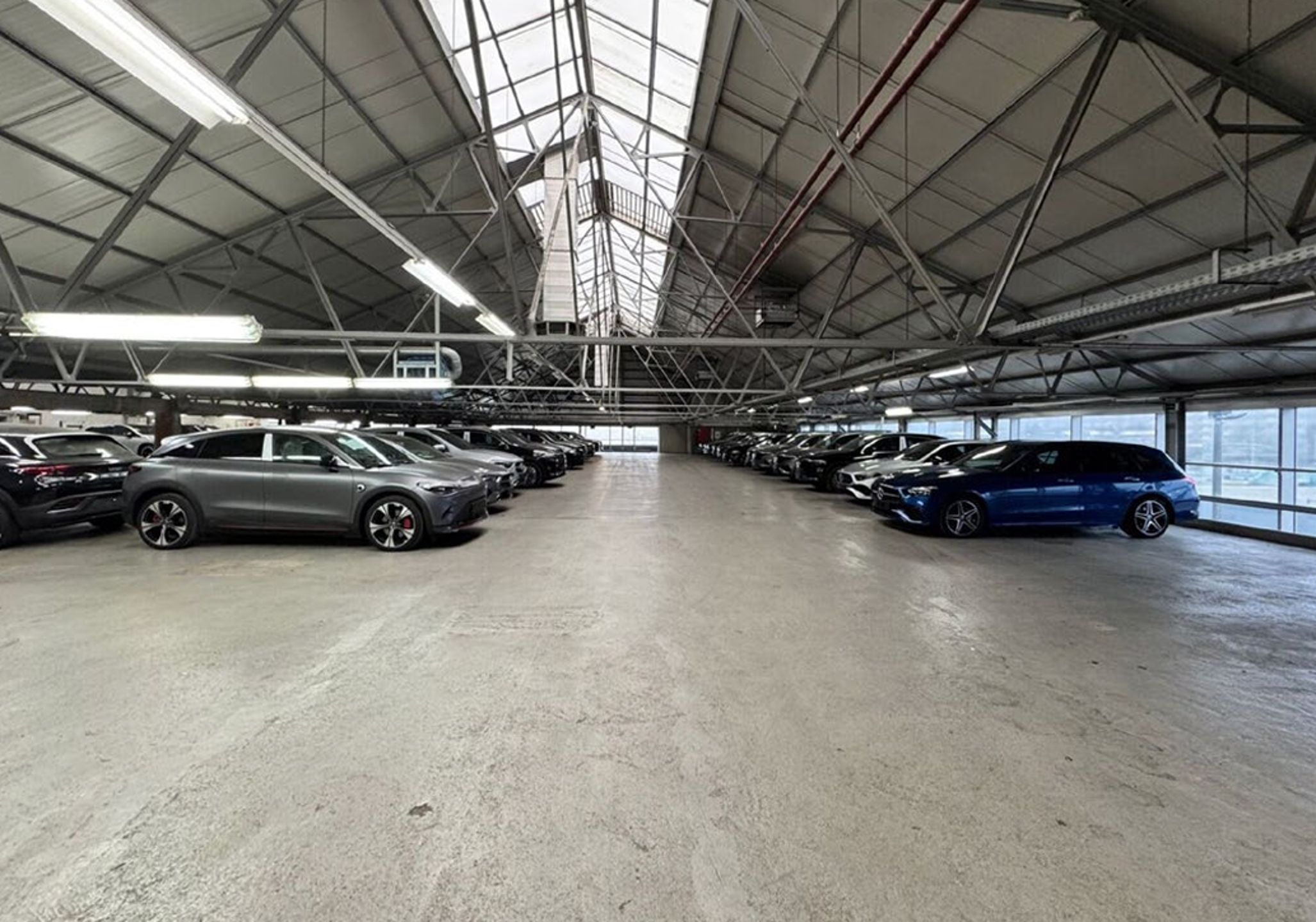 Polyvalen gebouw te huur langs de Groenendallaan 395 te Antwerpen foto 3