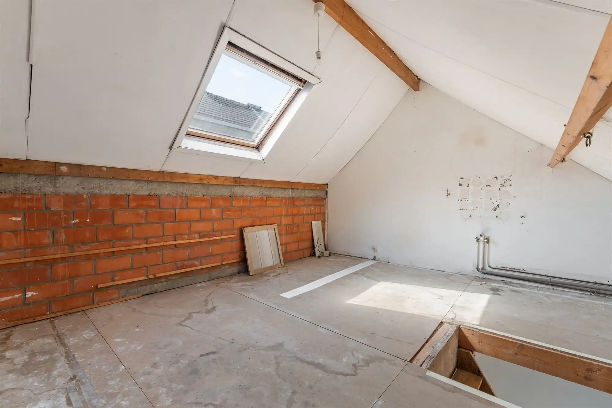 Steegwoning met naastliggend atelier/opslagplaats foto 24