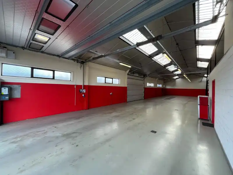 Bedrijfsgebouw met woning te koop foto 4