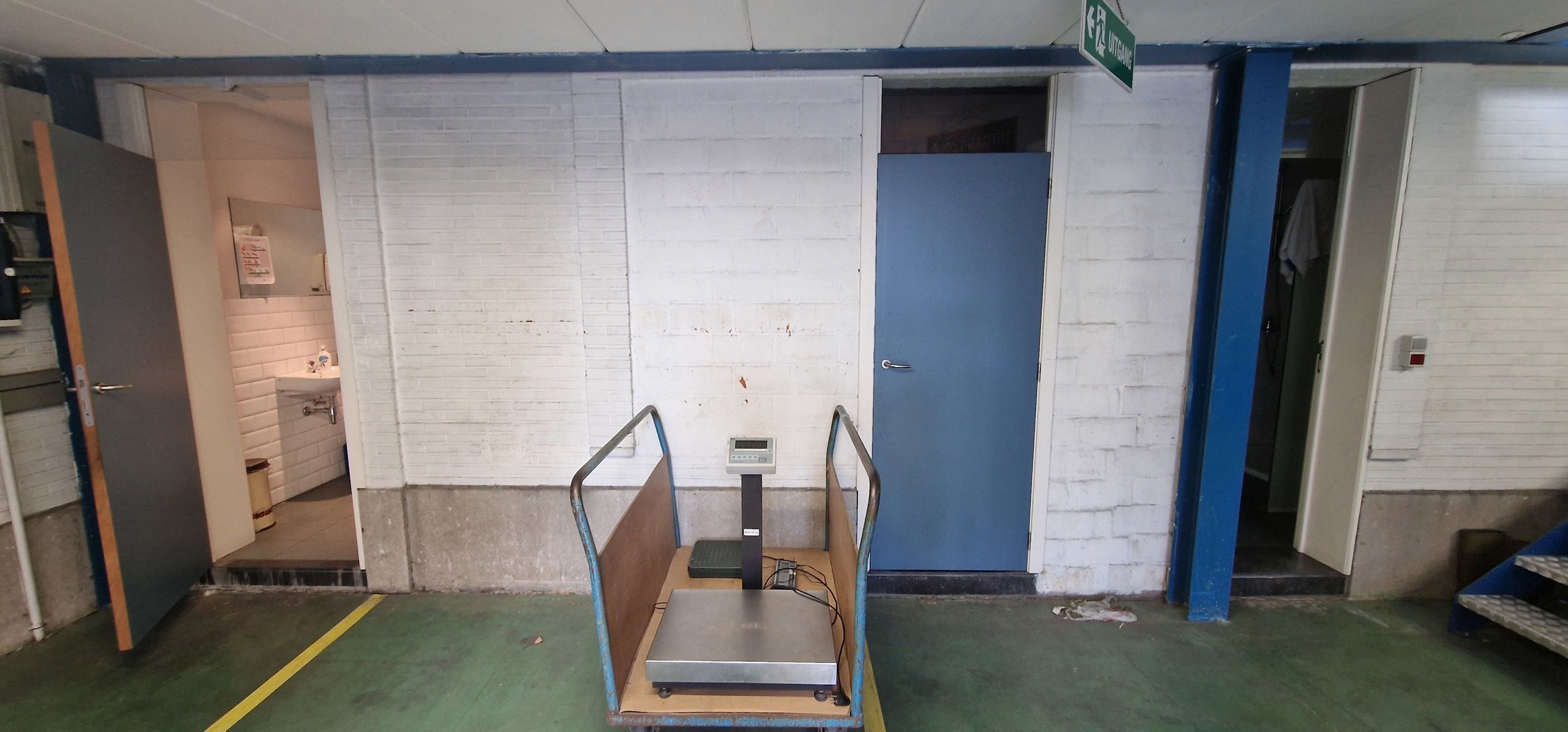 Grote magazijnruimte/atelier met kantoor te koop in Deurne  foto 131