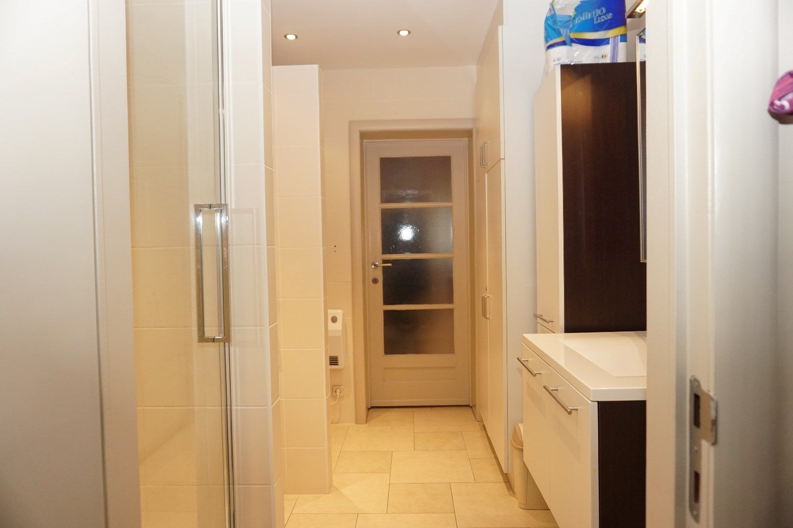 RUIM GEMEUBELD APPARTEMENT MET 1 SLAAPKAMER foto 9