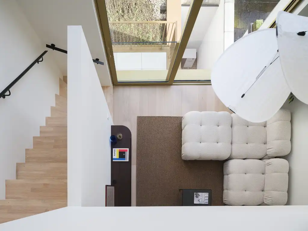 Architecturale nieuwbouw ‘townhouse’ met zicht op het water en meerdere terrassen foto 2