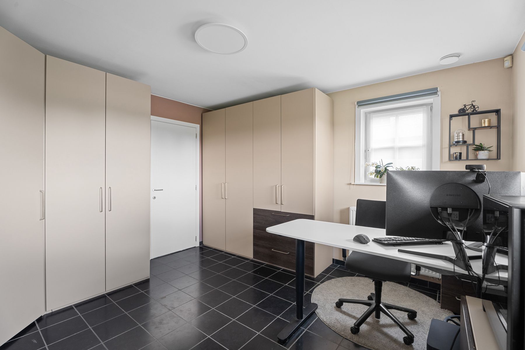 Exclusieve woning met klasse, ruimte en zicht op groen foto 11