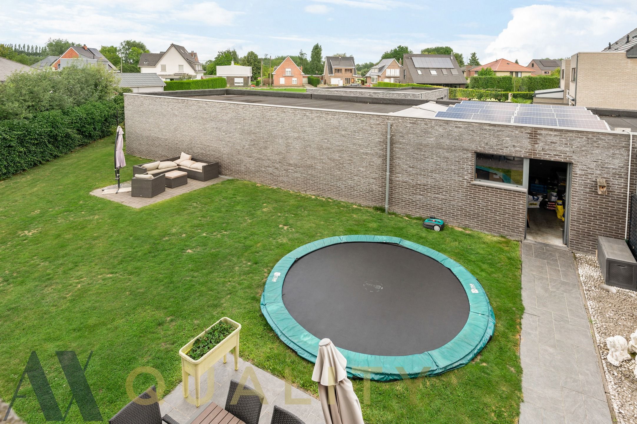 Instapklare recent energiezuinige (energielabel A) Half-open woning met  3 slpk. tuin en dubbele garage foto 9