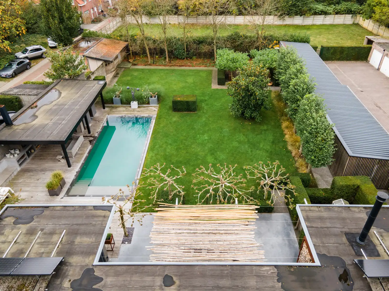 High-end afgewerkte praktijkvilla in het centrum foto 31