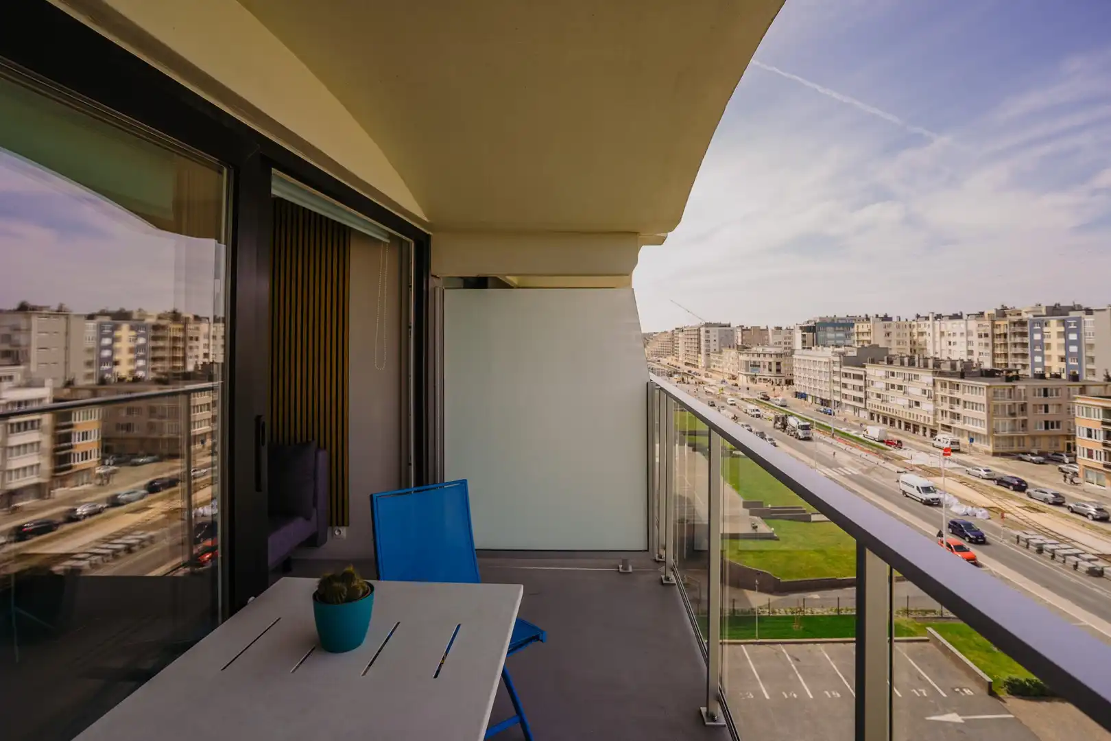 Instapklare gerenoveerde studio met ruim terras foto 14
