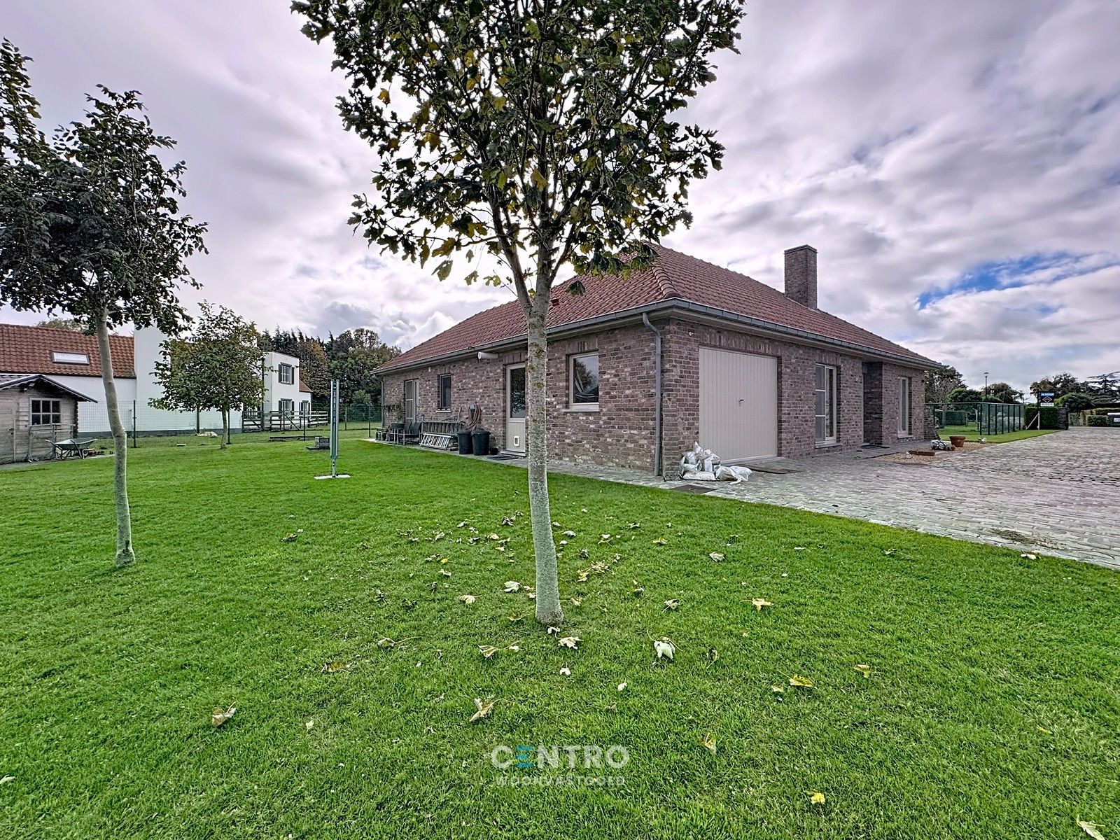 INTERESSANT gelegen woning op circa 1.200m2 grond te Uitkerke! foto 24