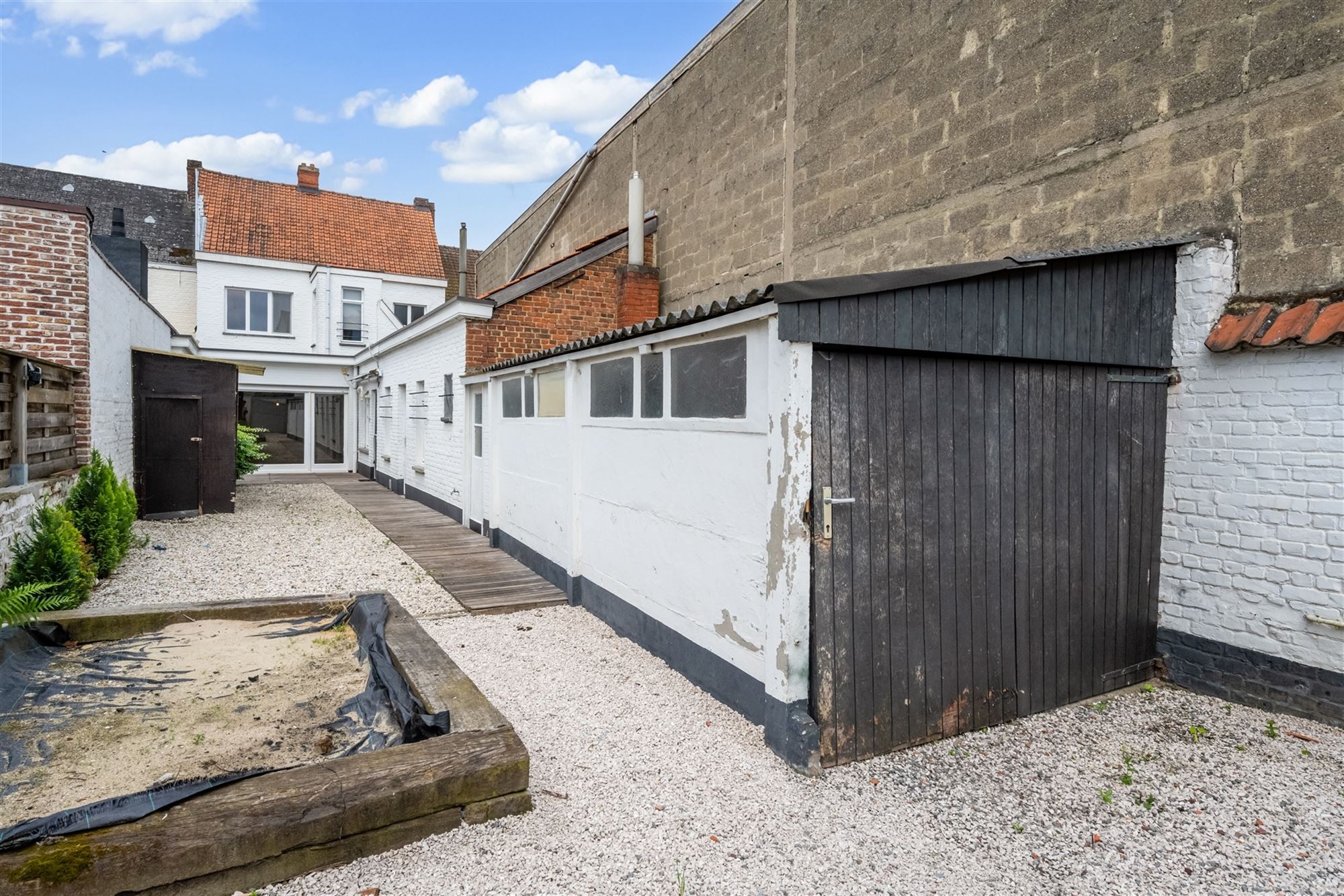 Centraal gelegen handelswoning met 3 slaapkamers en tuin. foto 21