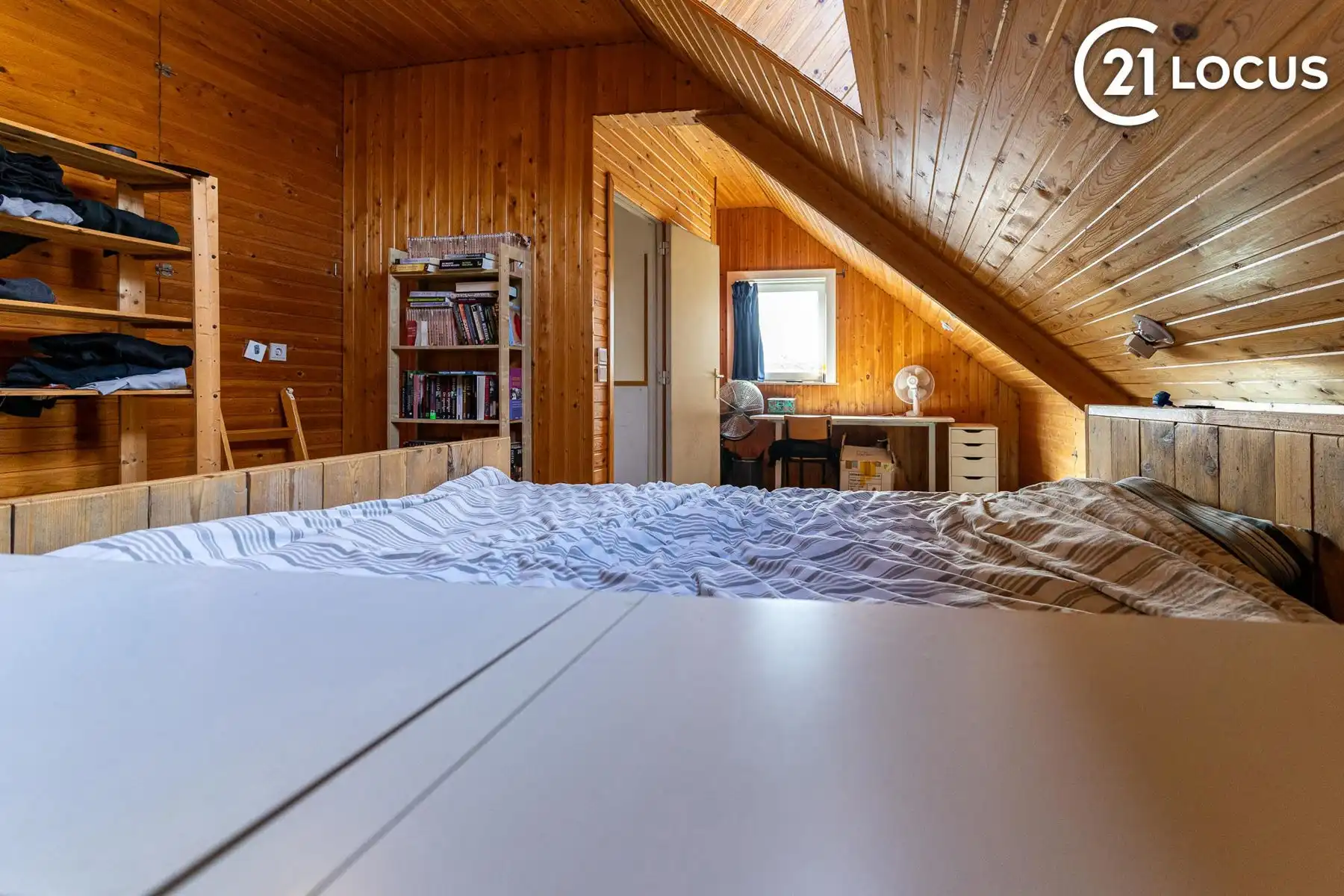 Ruime woning in rustige buurt te Zwijndrecht - 4 slaapkamers foto 13