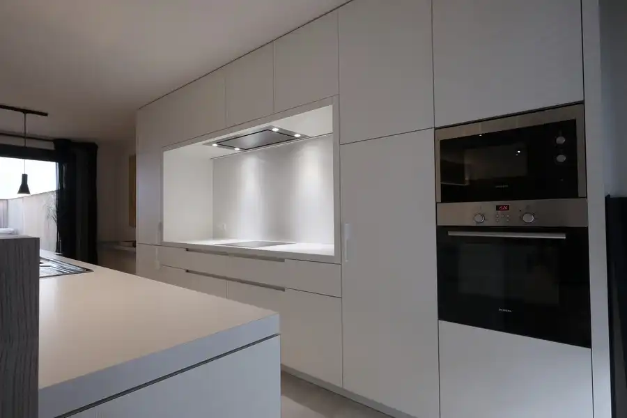 Prachtig gemeubeld luxeappartement met twee slaapkamers gelegen in dé winkelstraat van Hasselt foto 13