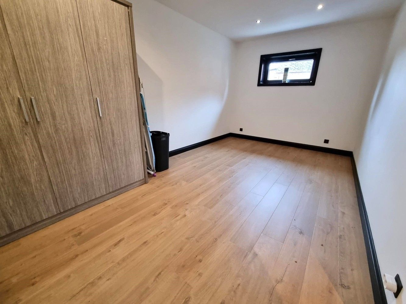 Zeer ruim gelijkvloers appartement (248 m²) met aparte ingang – ook ideaal als kangoeroe of zorgwoonst foto 12