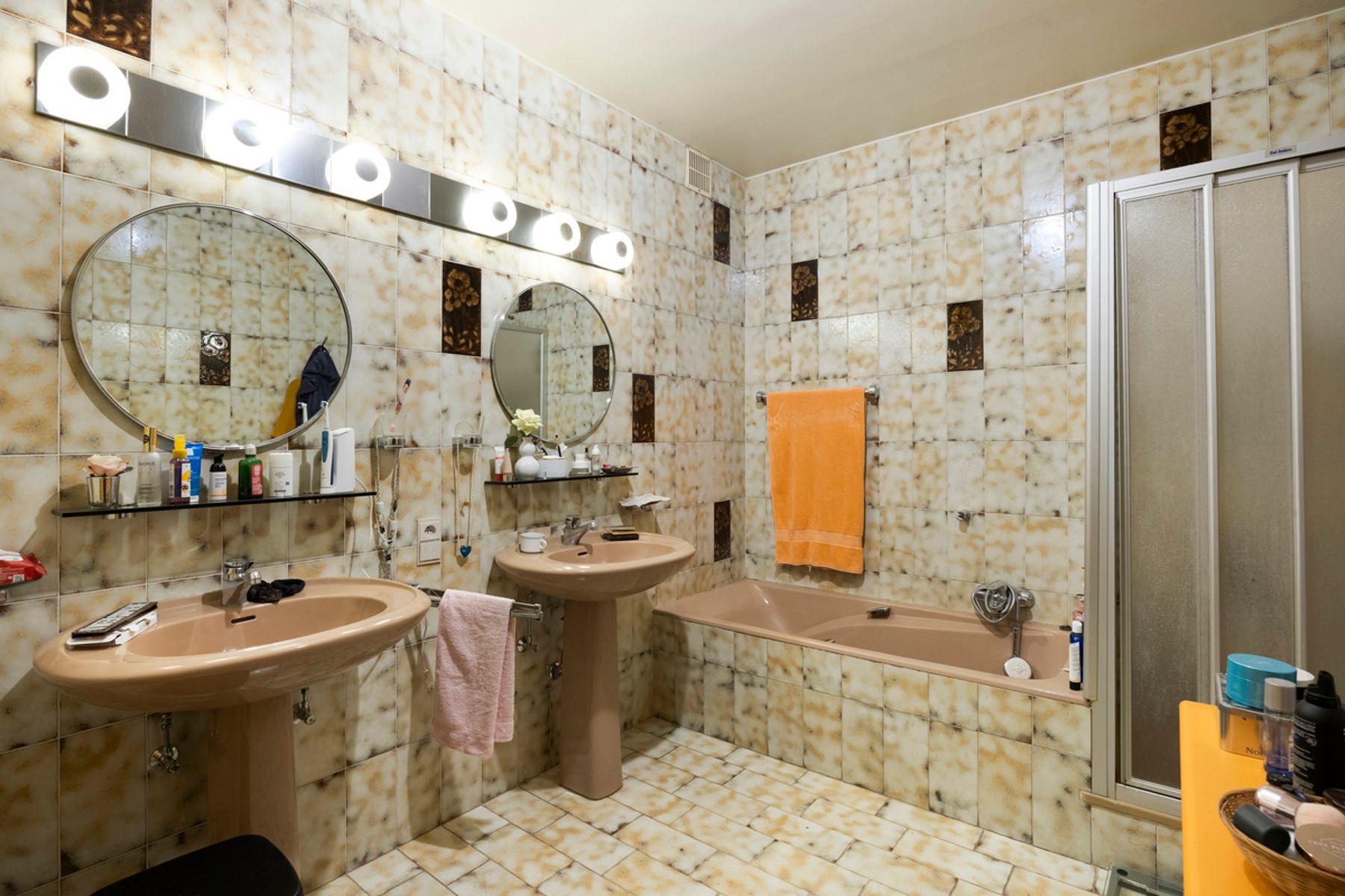 Exclusieve villa met grote loodsen combineer werken en wonen foto 18