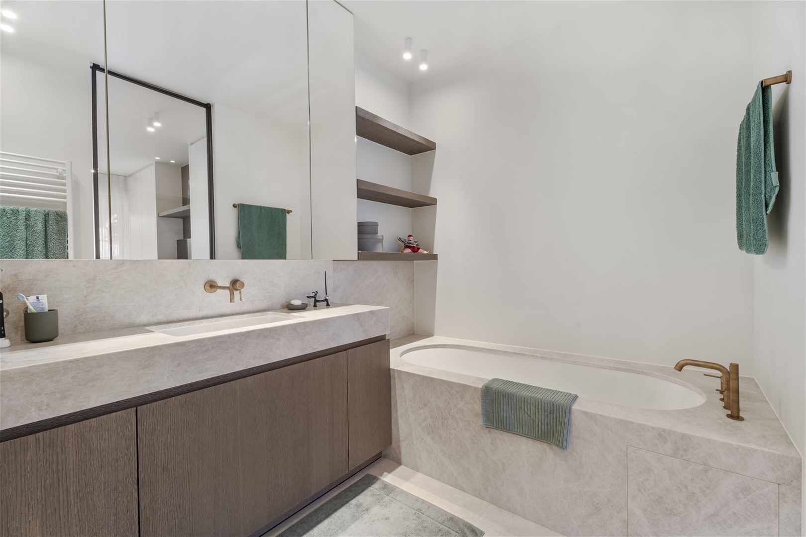 hyperexclusief afgewerkt hoekappartement foto 17