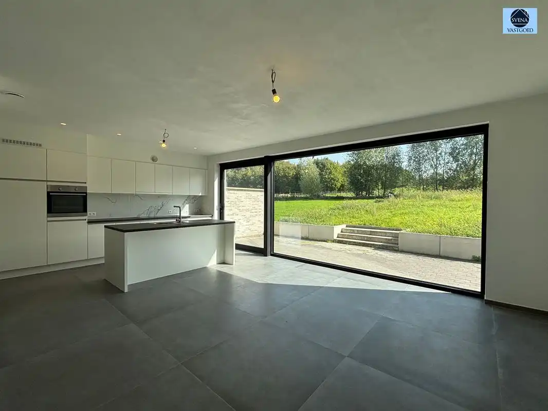 BEN-WONING MET ZONNIGE TUIN IN ONKERZELE foto 5