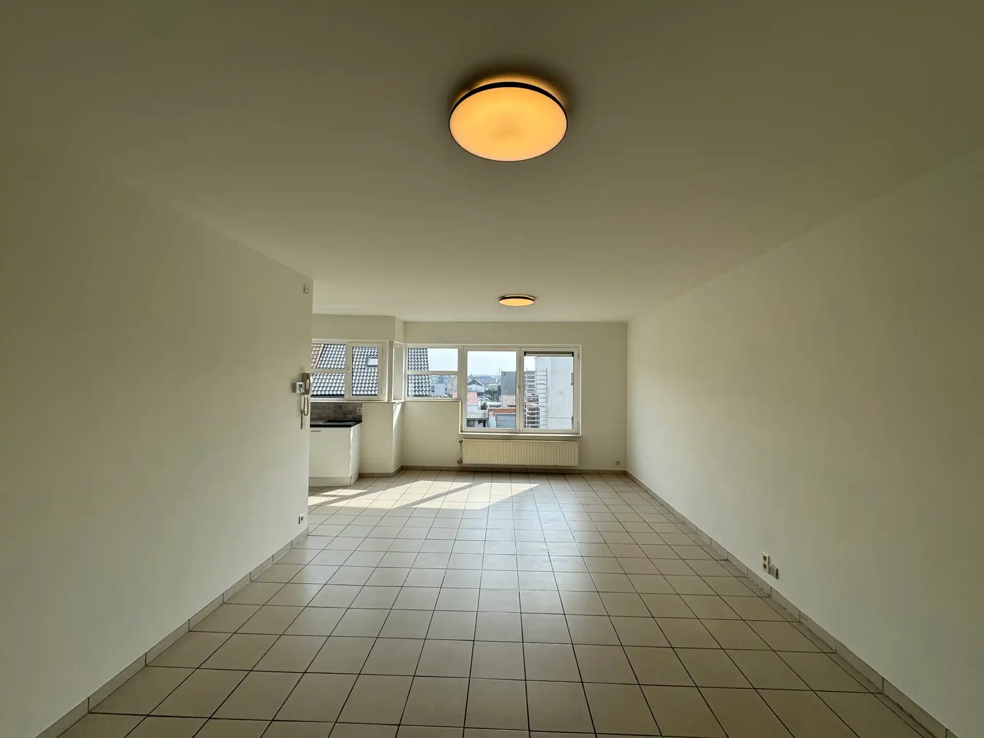 Instapklaar 2slpk appartement met staanplaats in Willebroek foto 2