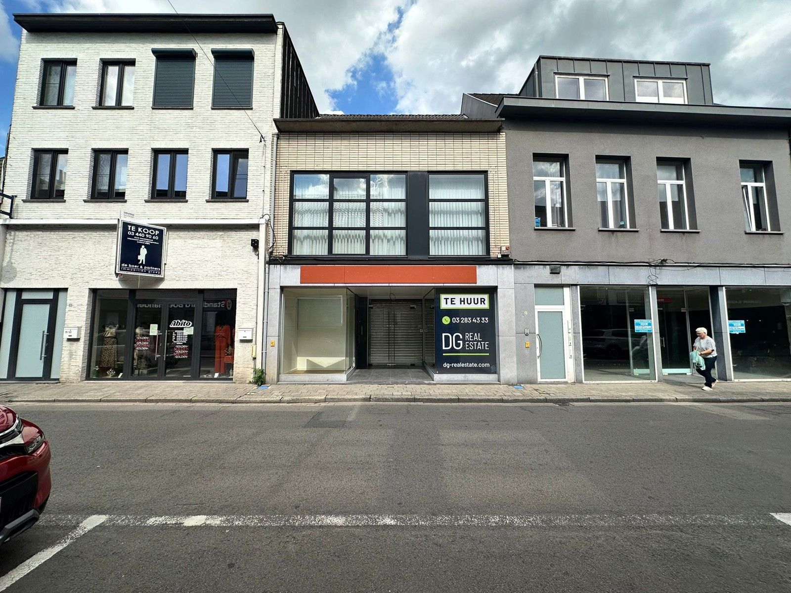 Vernieuwd Handelspand op toplocatie in Kontich foto {{pictureIndex}}