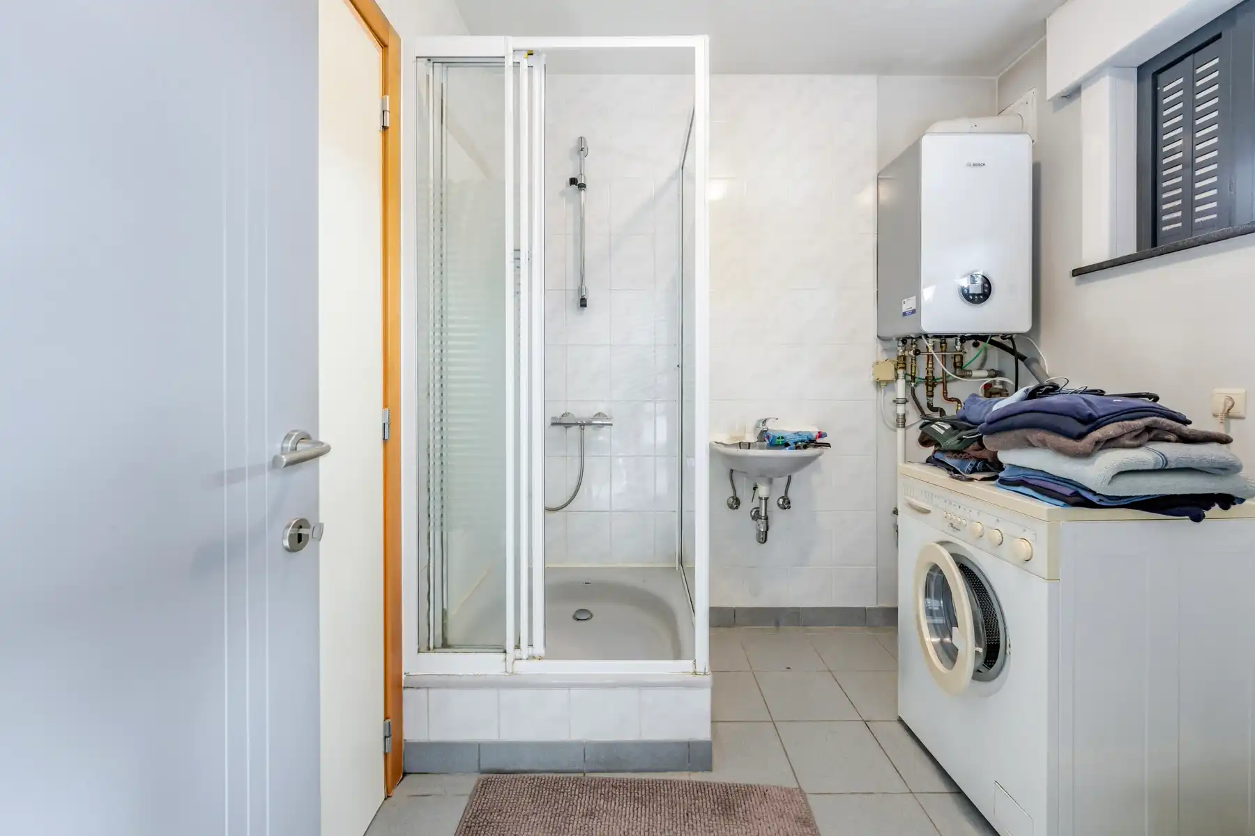 Instapklare woning met handelsruimte in centrum Kortemark foto 8